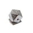 画像2: バラ石　ギベオン＜ナミビア産＞　シルバー　カット　約8mm　穴あき　一粒売り　宇宙のパワー　隕石　パワーストーン　天然石　品番：16607 (2)