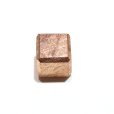 画像3: バラ石　ギベオン＜ナミビア産＞　ピンクゴールド　正方形　約10mm　穴あき　一粒売り　宇宙のパワー　隕石　パワーストーン　天然石　品番：16625 (3)