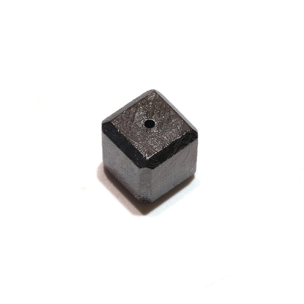 画像4: バラ石　ギベオン＜ナミビア産＞　ブラック　正方形　約10mm　穴あき　一粒売り　宇宙のパワー　隕石　パワーストーン　天然石　品番：16623