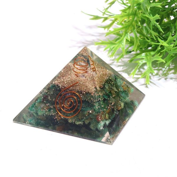 画像1: 置物　オルゴナイト　グリーンめのうアベンチュリン　約7cm　コイル有り　ピラミッド　ポジティブ　調和　パワーストーン　天然石　品番：16718