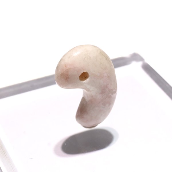 画像3: 【日本銘石】勾玉　糸魚川翡翠＜新潟県＞　ピンク　小　約20mm　証明書付き　穴あき　日本製　国石　安定　平穏　慈悲　智恵　パワーストーン　天然石　品番：17098