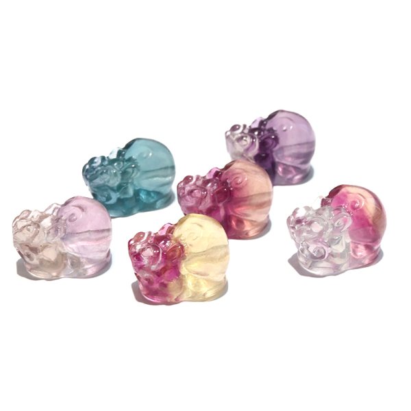 画像4: ミニ彫り物　フローライト　ヒキュウ　穴あり　ミニ　貔貅　風水　財運　金運　財福　癒し　浄化　パワーストーン　天然石　品番：17408