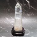 置物　水晶　六角柱　ブラジル産　台付き　浄化　クォーツ　パワーストーン　天然石　　品番：17454