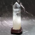 置物　水晶　六角柱　ブラジル産　台付き　浄化　クォーツ　パワーストーン　天然石　　品番：17453