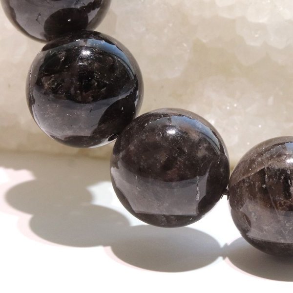 画像4: 【日本銘石】ブレス　山梨黒平黒水晶＜山梨県＞　草入り　Aランク　丸　約15mm　手磨き　桐箱付き　原石付き　証明書付き　浄化　厄除け　邪気払い　パワーストーン　天然石　品番：17942