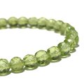 ブレス　ペリドット＜中国産＞　カット　約4mm　マグネット式　夫婦愛　癒し　希望　パワーストーン　天然石　品番：17960