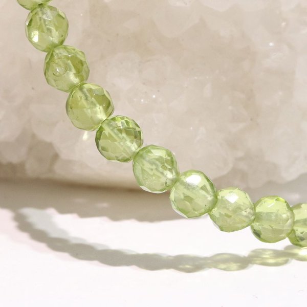 画像4: ブレス　ペリドット＜中国産＞　カット　約4mm　マグネット式　夫婦愛　癒し　希望　パワーストーン　天然石　品番：17960