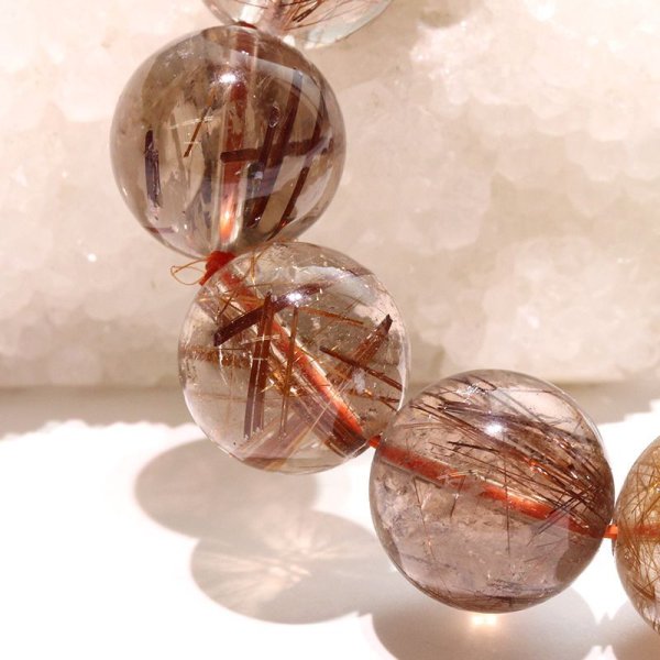 画像5: ブレス　MIXルチルクォーツ＜ブラジル産＞　丸　約16〜18mm　ミックス　金運　財運　ギャンブル運　パワーストーン　天然石　品番：18211