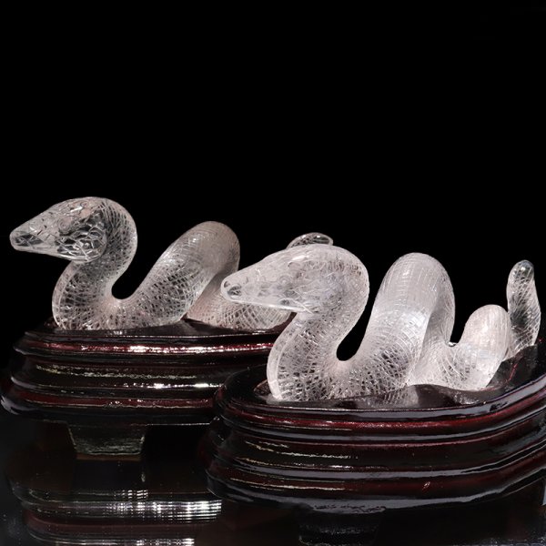 画像5: 置物　手彫り　水晶　蛇　干支　巳　風水　台付き　品番：18943