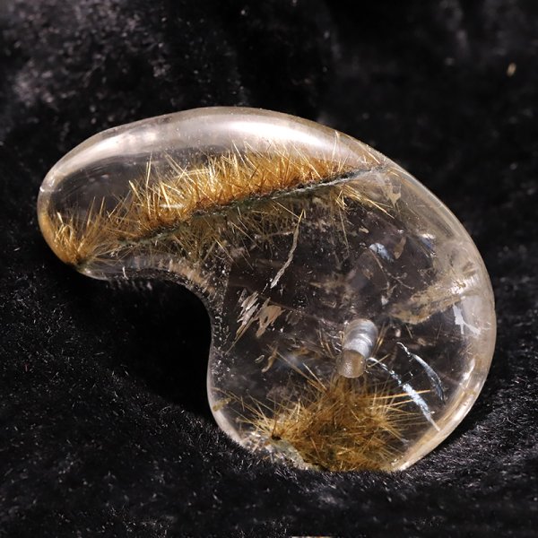 画像3: 勾玉　ルチル入りマニハール水晶　インド　マニハール地方産　約22〜25×33〜35mm　桐箱入り　ヒマラヤ水晶　品番：19079