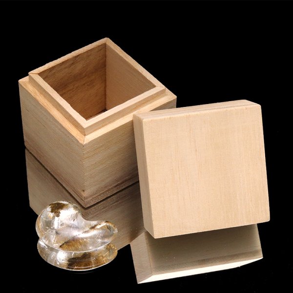 画像7: 勾玉　ルチル入りマニハール水晶　インド　マニハール地方産　約22〜25×33〜35mm　桐箱入り　ヒマラヤ水晶　品番：19079