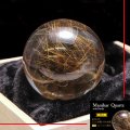 【一点物】丸玉　ルチル入りマニハール水晶　インド　マニハール地方産　約38mm　ヒマラヤ水晶　品番：19084