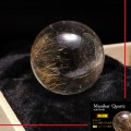 【一点物】丸玉　ルチル入りマニハール水晶　インド　マニハール地方産　約36mm　桐箱入り　ヒマラヤ水晶　品番：19088