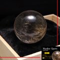 【一点物】丸玉　ルチル入りマニハール水晶　インド　マニハール地方産　約38mm　ヒマラヤ水晶　品番：19087