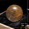 【一点物】丸玉　ルチル入りマニハール水晶　インド　マニハール地方産　約36mm　桐箱入り　ヒマラヤ水晶　品番：19085