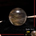 【一点物】丸玉　ルチル入りマニハール水晶　インド　マニハール地方産　約27mm　桐箱入り　ヒマラヤ水晶　品番：19097
