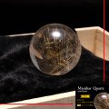 【一点物】丸玉　ルチル入りマニハール水晶　インド　マニハール地方産　約26mm　桐箱入り　ヒマラヤ水晶　品番：19101