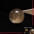【一点物】丸玉　ルチル入りマニハール水晶　インド　マニハール地方産　約24mm　桐箱入り　ヒマラヤ水晶　品番：19105