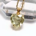 ペンダントトップ　リビアングラス　ハートカット　約14×14mm　エジプト産　silver925　K18メッキ　品番：19116