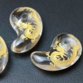 勾玉　水晶　龍(金彫り)　3cm×1.8cm　　品番： 7978
