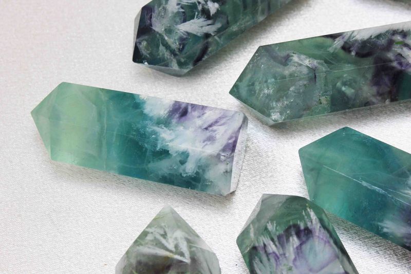 置物 オーナメント 六角柱 エンジェルフェザーフローライト 品番 置物 オーナメント 六角柱 エンジェルフェザーフローライト 品番
