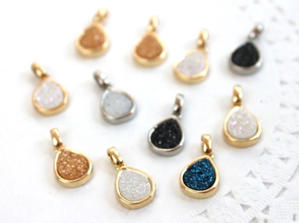 画像2: ドゥルージー SVドロップチャーム(ホワイト) 1.0cm×1.2cm  品番: 6670 (2)
