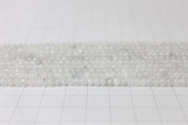 画像2: 連 ムーンストーン カット 3*4mm   品番: 4138 (2)