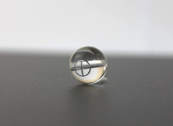 画像2: 【オリジナル商品】カービング 占星術 地球 水晶(銀彫り) 12mm  品番: 6207 (2)