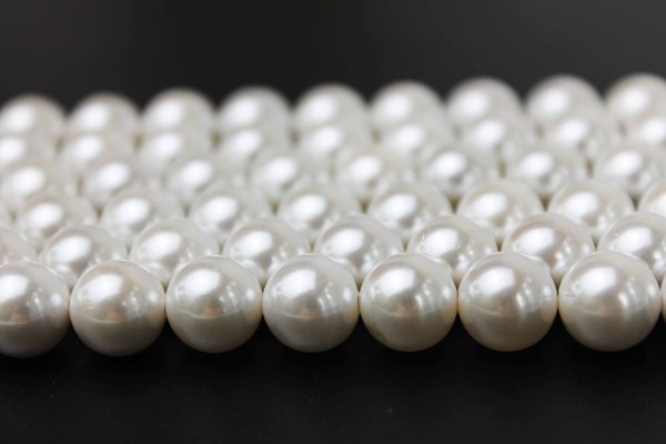画像2: 【お求めやすくなりました!】 連 シェルパール ホワイト 丸 4mm    品番: 9938 (2)