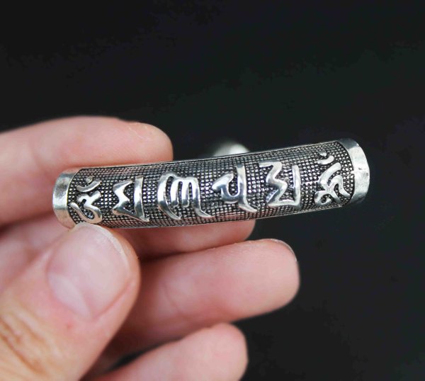画像3: 真鍮パーツ チューブ型 梵字 約47mm×10mm  品番: 10149 (3)