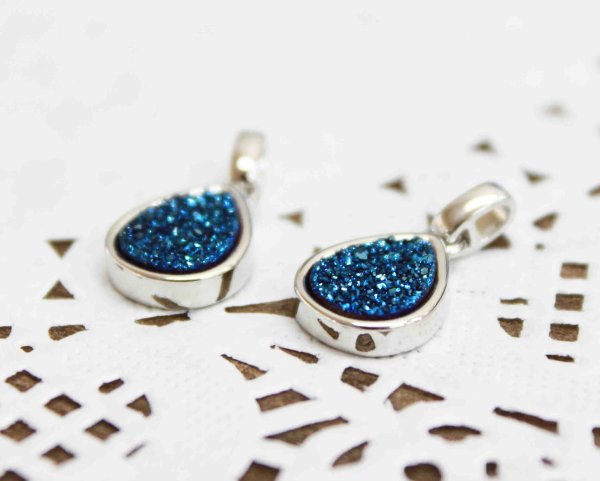 画像2: ドゥルージー SVドロップチャーム(ブルー) 1.0cm×1.2cm  品番: 10421 (2)