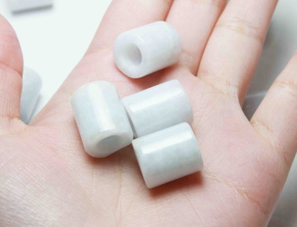 画像3: ルールートン　翡翠　ひすい　ヒスイ　路路通　約15×13ｍｍ　ホワイト　　品番： 11382 (3)