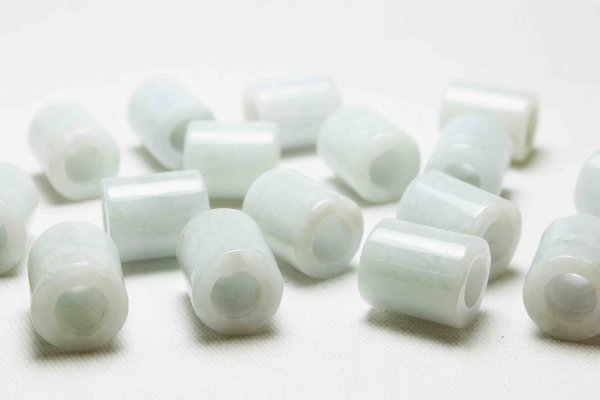 画像2: ルールートン　翡翠　ひすい　ヒスイ　路路通　約15×13ｍｍ　ホワイト　　品番： 11382 (2)