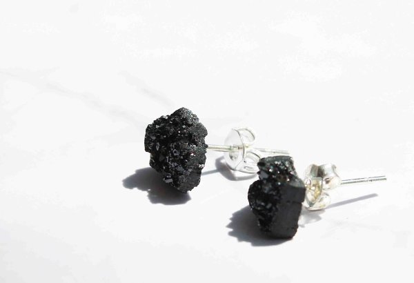 画像2: ピアス 天然石 ドゥルージー DRUZY 原石 ナチュラル ブラック 真鍮製 品番: 11392 (2)