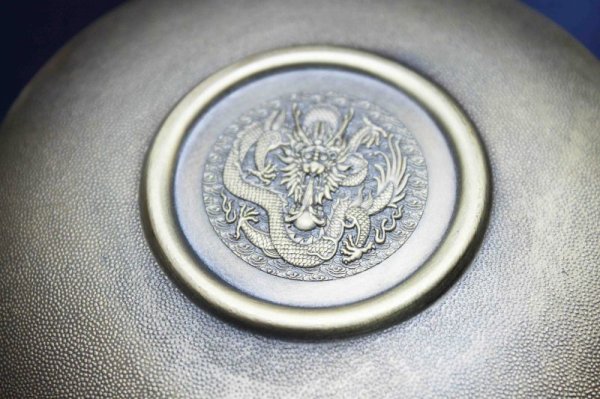 画像4: 置物 彫り物 お香受け皿 さざれ皿 真鍮製 干支 約10cm  品番: 10101 (4)