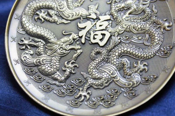 画像3: 置物 彫り物 お香受け皿 さざれ皿 真鍮製 双龍 約10cm 品番: 10169 (3)