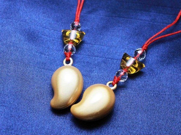 画像2: ストラップ 黄水晶 元宝の勾玉 鈴 水晶・シトリン  品番: 10563 (2)