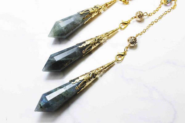 画像2: 装飾ペンデュラム 水晶 ラブラドライト ゴールドカラー 品番: 10248 (2)