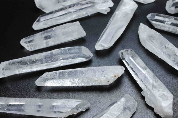 画像3: 【クリスタルチューナーなどのセットにオススメ】 ブラジル産 水晶 原石 ポイント 中サイズ 品番: 5734 (3)