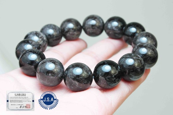 画像7: 【日本銘石】ブレス 山梨黒平黒水晶 〈山梨県〉 AAランク 丸 約15mm 手磨き 草入り 浄化 魔除け 邪気払い 天然石 品番: 10591 (7)