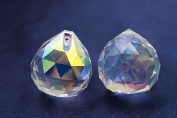 画像2: 風水 サンキャッチャー クリアレインボー 大 約30mm サンキャッチャー パーツ ハンドメイド 品番: 6082 (2)