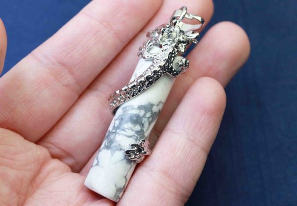 画像4: ペンダントトップ ハウライト 龍  品番: 10385 (4)