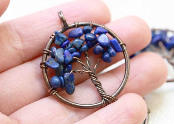 画像3: ペンダントトップ 世界樹 ワールドツリー さざれ ラピスラズリ  ※ポイント対象外 品番: 10461 (3)