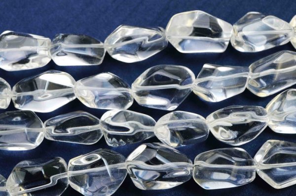 画像2: 連　水晶　クリスタル　タンブル　不定形　約17mmから22mm　　品番： 10265 (2)