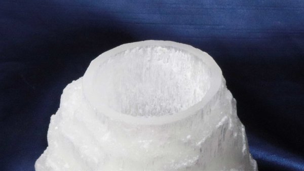 画像3: セレナイト キャンドルホルダー 約7.5cm 浄化 癒し 冷静 品番:12269 (3)