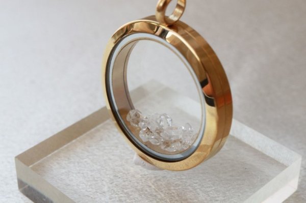 画像2: ペンダントトップ ハーキマーダイヤモンド ゴールド 夢見の石 さざれ 夢を現実化 出産のお守り 品番:12342 (2)