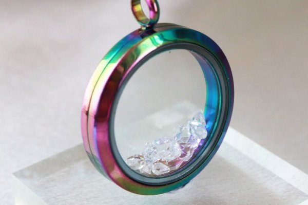 画像3: ペンダントトップ ハーキマーダイヤモンド レインボー 夢見の石 さざれ 夢を現実化 出産のお守り 品番:12344 (3)