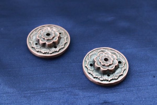 画像4: 真鍮製 お香立て 蓮の花 赤 真鍮製受け皿などに♪ しんちゅう 合金 真鍮製 置物 彫り物 品番: 12492 (4)