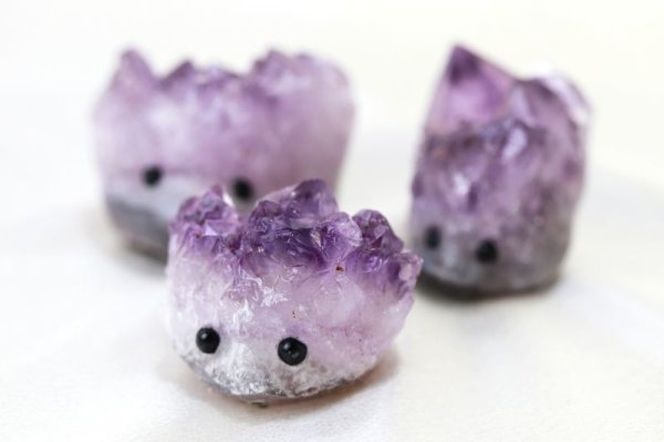 画像2: 置物 アメジスト ハリネズミ パープル 紫水晶 原石 癒し 浄化 インテリア 彫り物 2月の誕生石・誕生木 品番: 12675 (2)