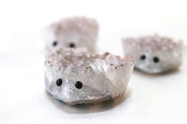 画像2: 置物 アメジスト ハリネズミ グレー 紫水晶 原石 癒し 浄化 インテリア 彫り物 2月の誕生石・誕生木 品番: 12679 (2)